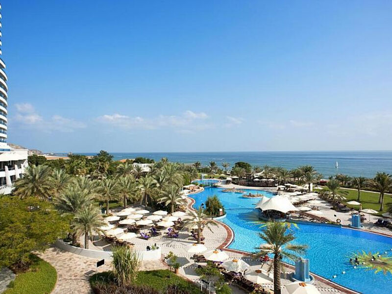 Le Meridien Al Aqah Beach Resort
