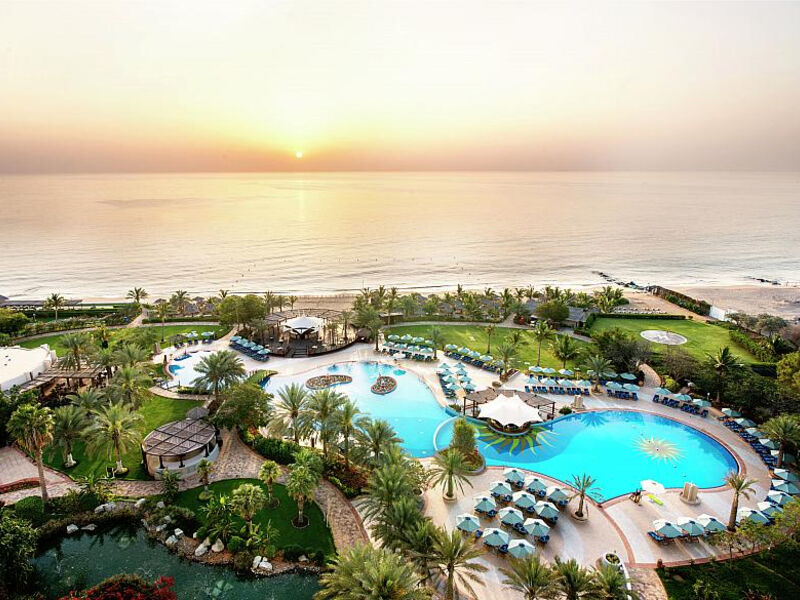 Le Meridien Al Aqah Beach Resort
