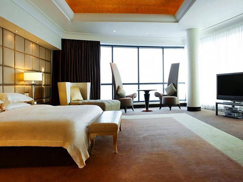 Le Meridien Al Aqah Beach Resort