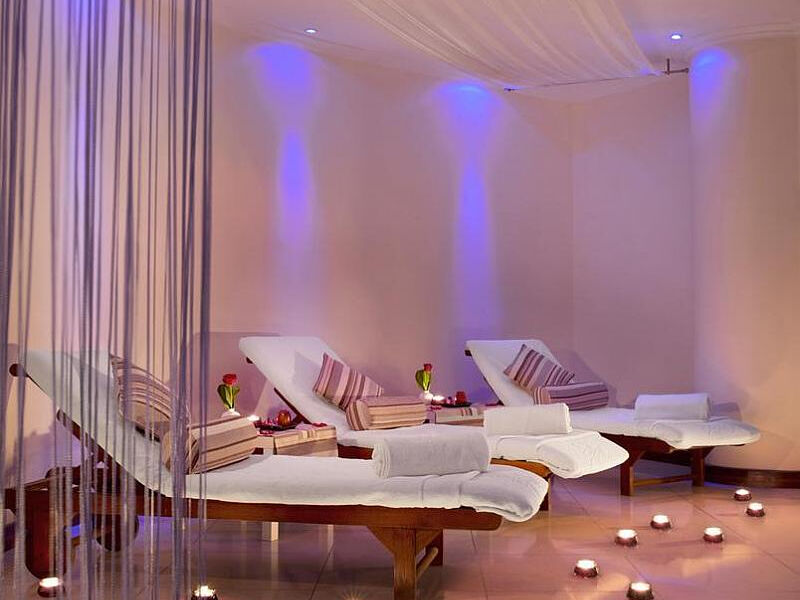 Le Meridien Al Aqah Beach Resort