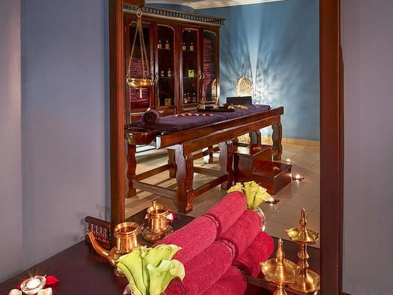 Le Meridien Al Aqah Beach Resort