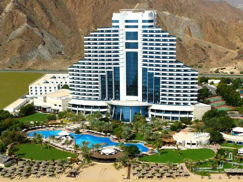 Le Meridien Al Aqah Beach Resort