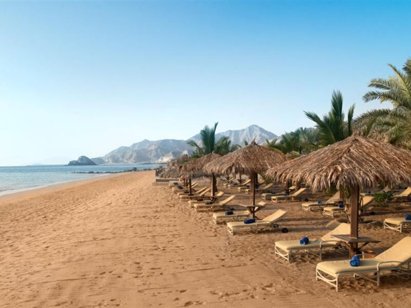 Le Meridien Al Aqah Beach Resort