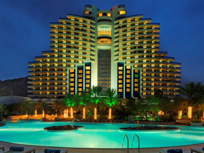 Le Meridien Al Aqah Beach Resort