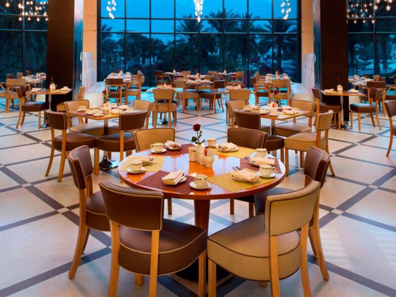 Le Meridien Al Aqah Beach Resort