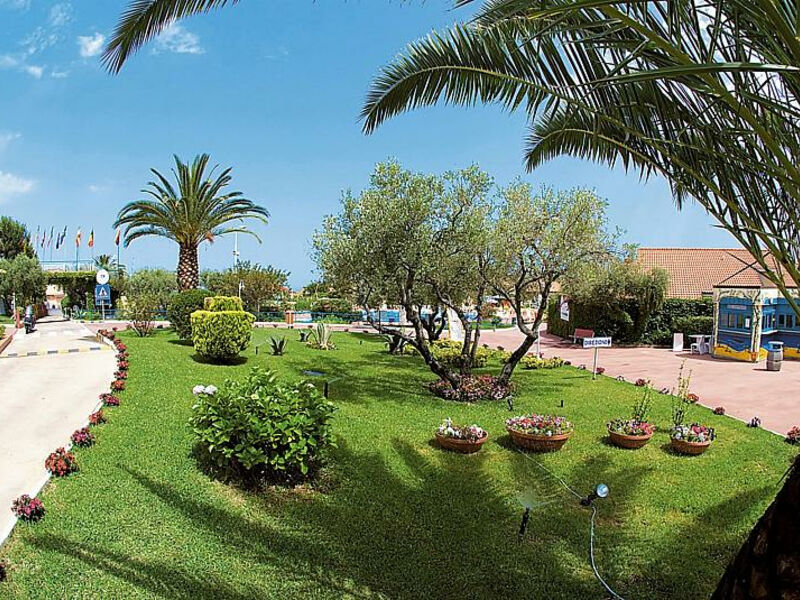 Le Pace Residence
