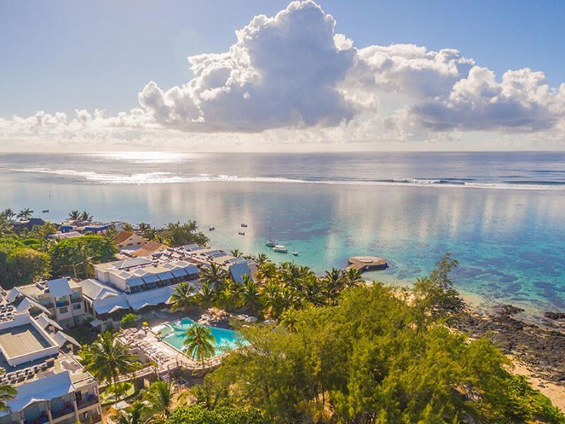 Le Peninsula Bay Beach Resort & Spa