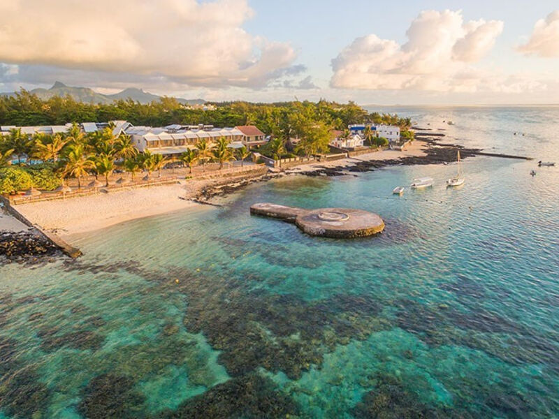 Le Peninsula Bay Beach Resort & Spa