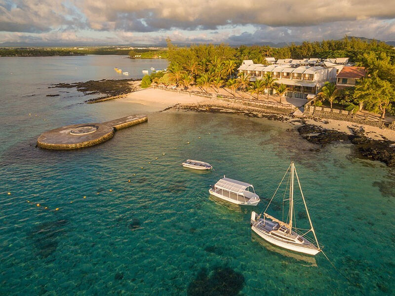 Le Peninsula Bay Beach Resort & Spa
