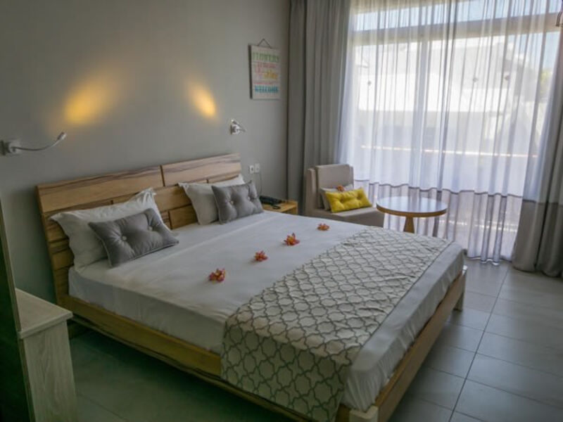 Le Peninsula Bay Beach Resort & Spa