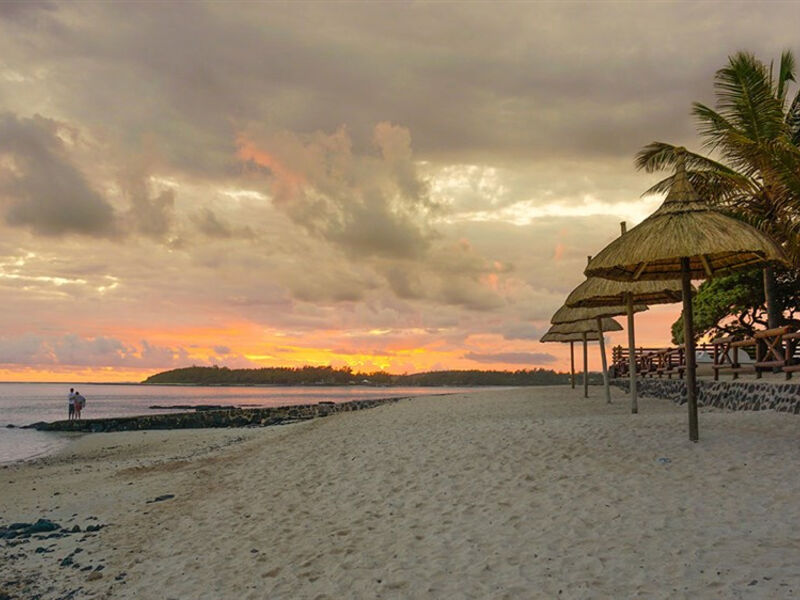 Le Peninsula Bay Beach Resort & Spa