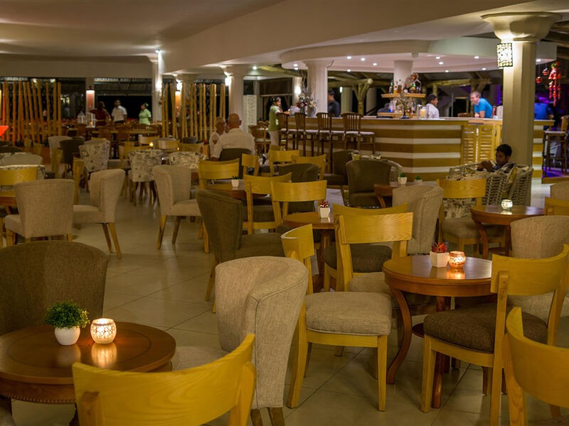 Le Peninsula Bay Beach Resort & Spa