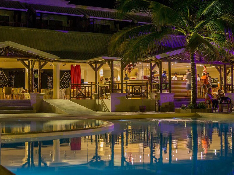 Le Peninsula Bay Beach Resort & Spa