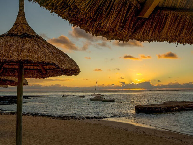 Le Peninsula Bay Beach Resort & Spa