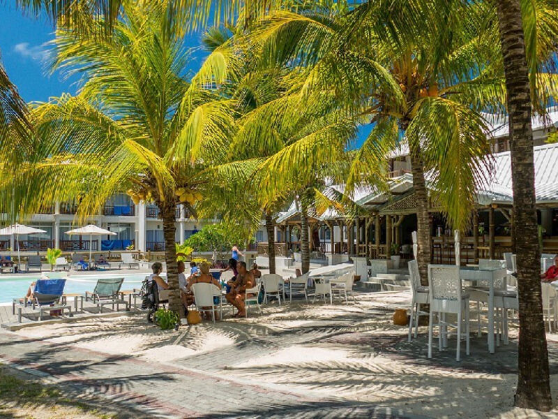 Le Peninsula Bay Beach Resort & Spa