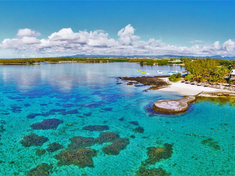 Le Peninsula Bay Beach Resort & Spa