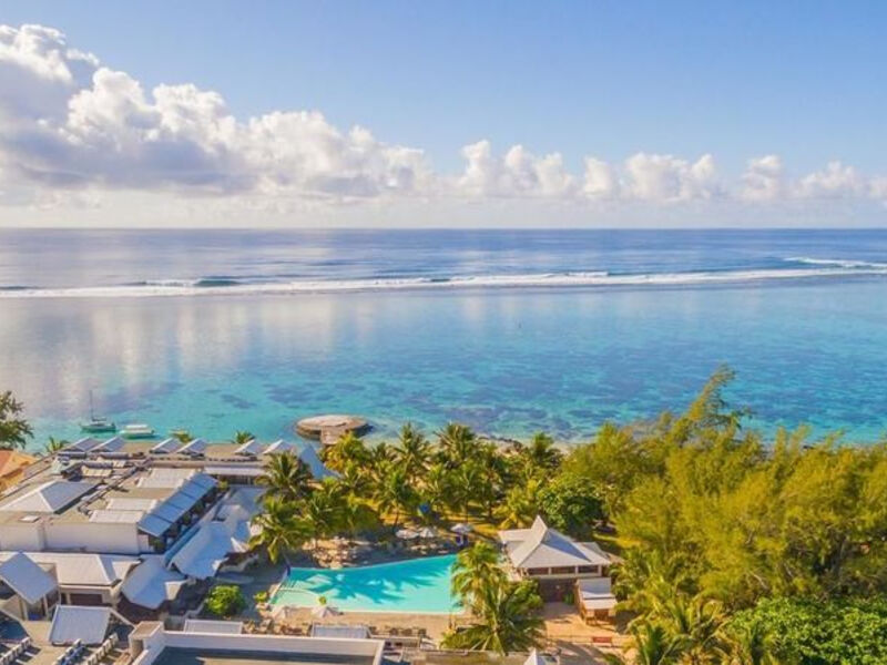 Le Peninsula Bay Beach Resort & Spa