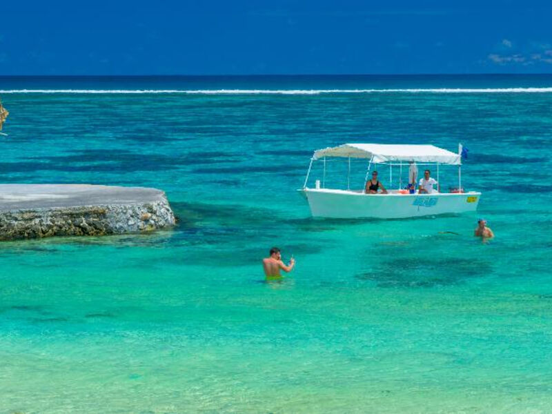 Le Peninsula Bay Beach Resort & Spa