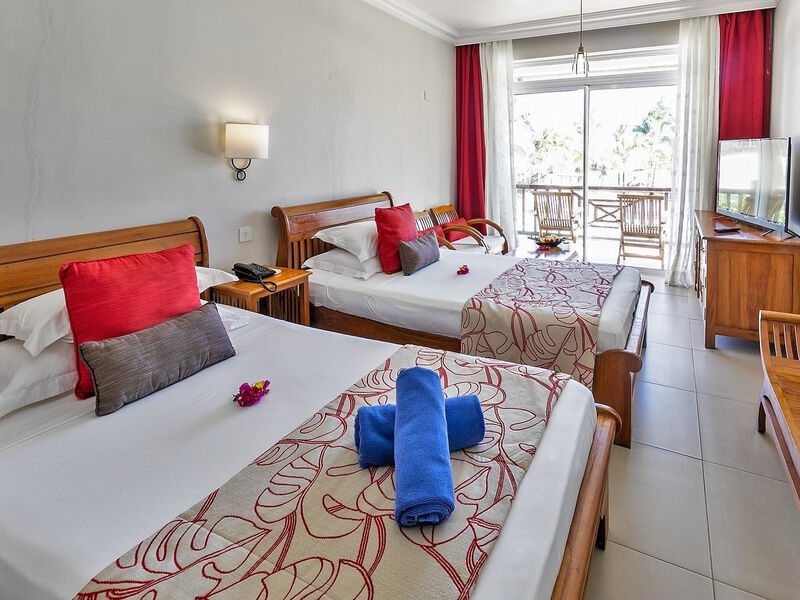 Le Peninsula Bay Beach Resort & Spa