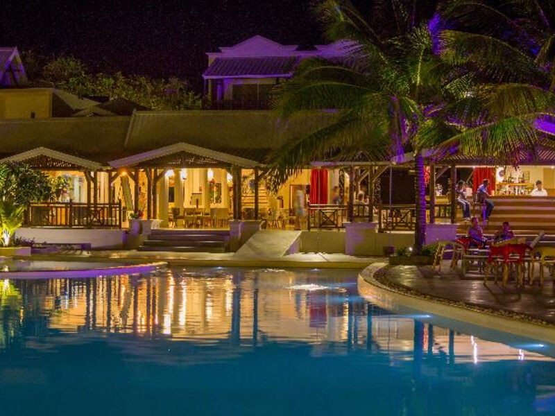 Le Peninsula Bay Beach Resort & Spa