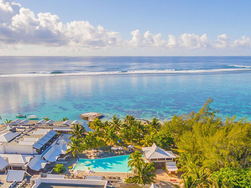 Le Peninsula Bay Beach Resort