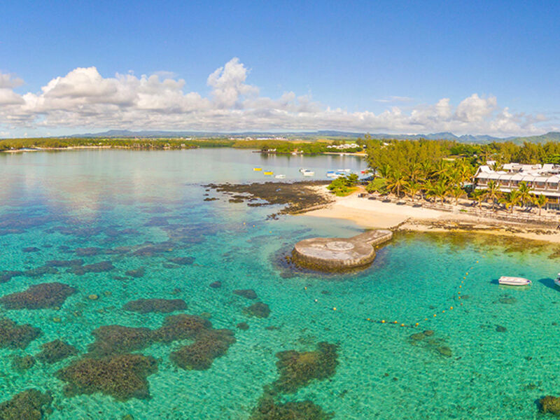 Le Peninsula Bay Beach Resort