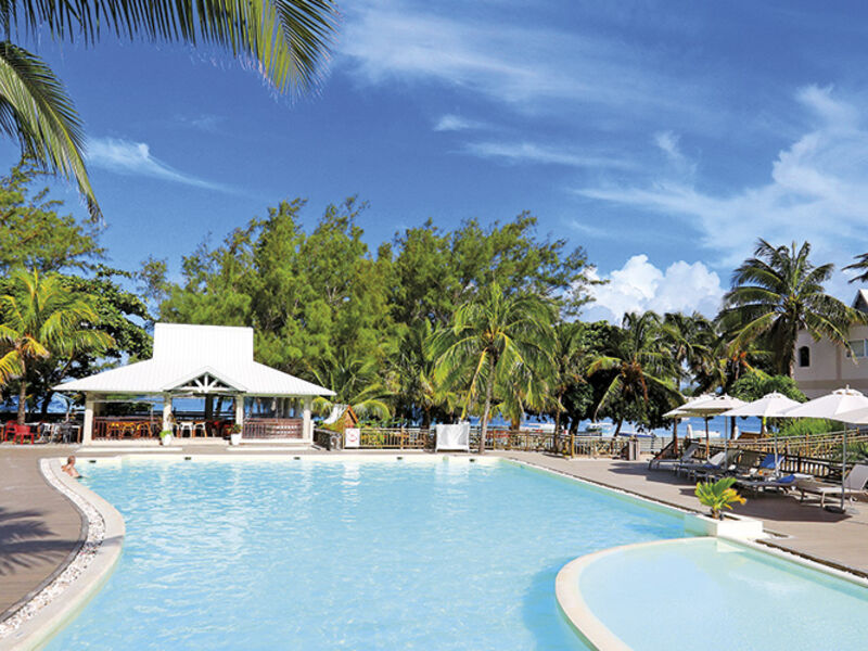 Le Peninsula Bay Beach Resort