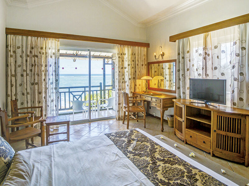 Le Peninsula Bay Beach Resort