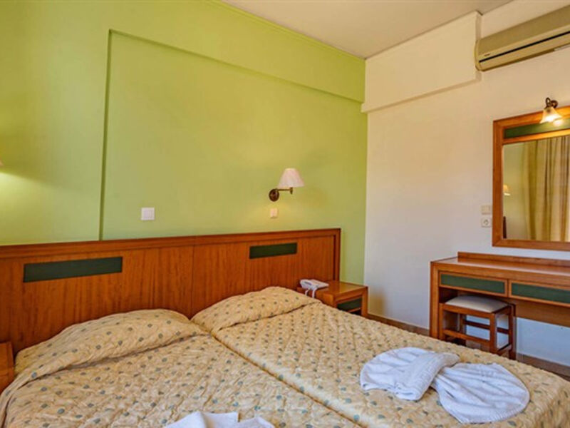 Aparthotel Lefkoniko Bay