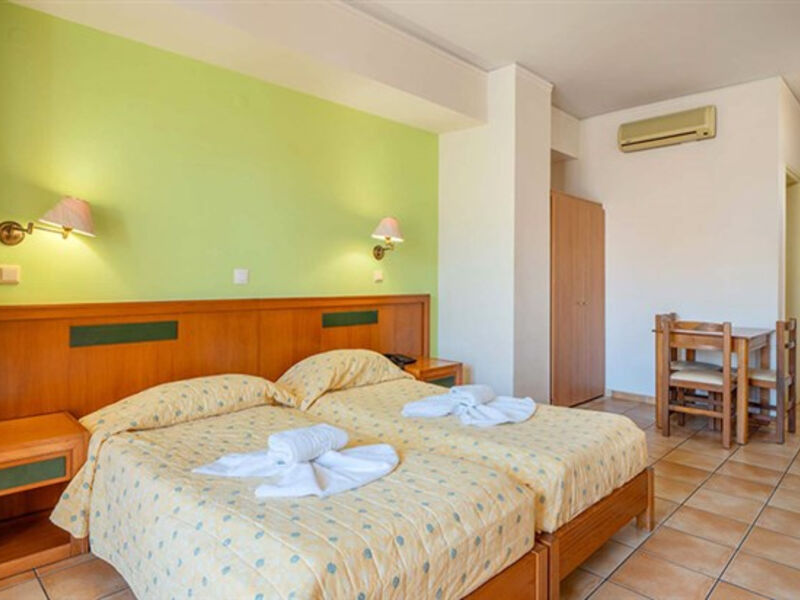 Aparthotel Lefkoniko Bay