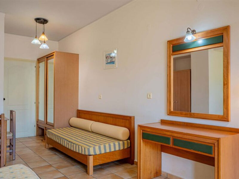 Aparthotel Lefkoniko Bay