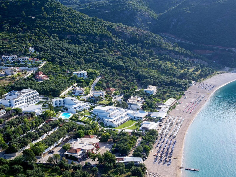Lichnos Beach