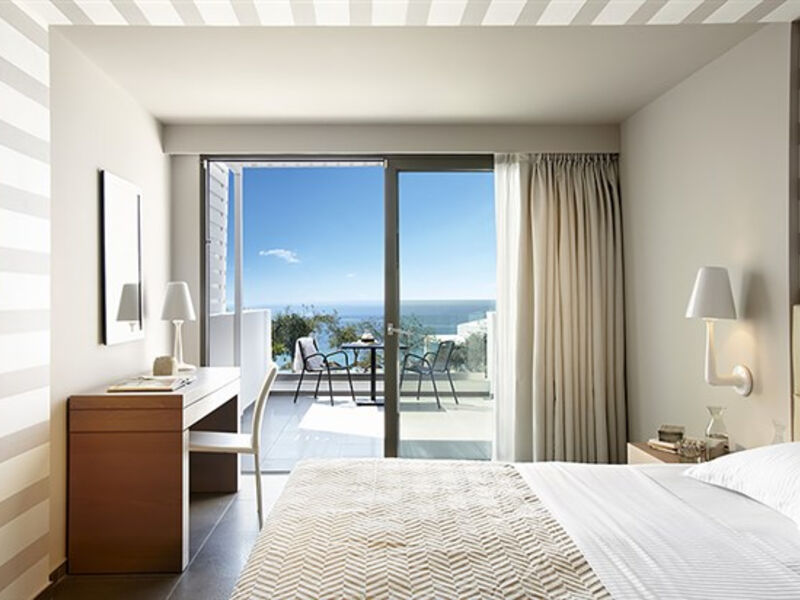 Lichnos Beach & Suites