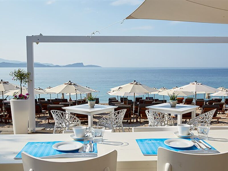 Lichnos Beach & Suites