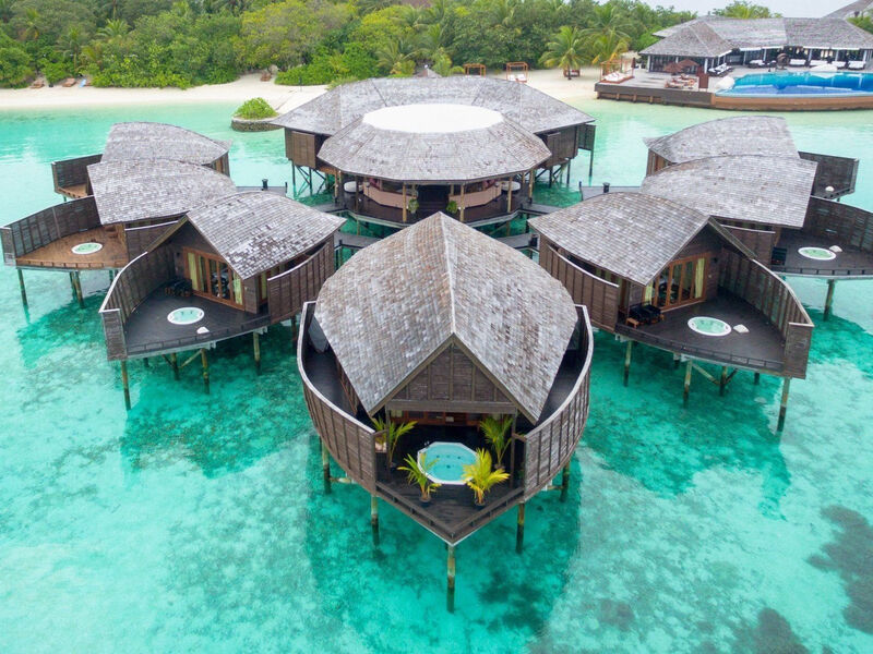 Lily Beach Resort & Spa At Huvahendhoo