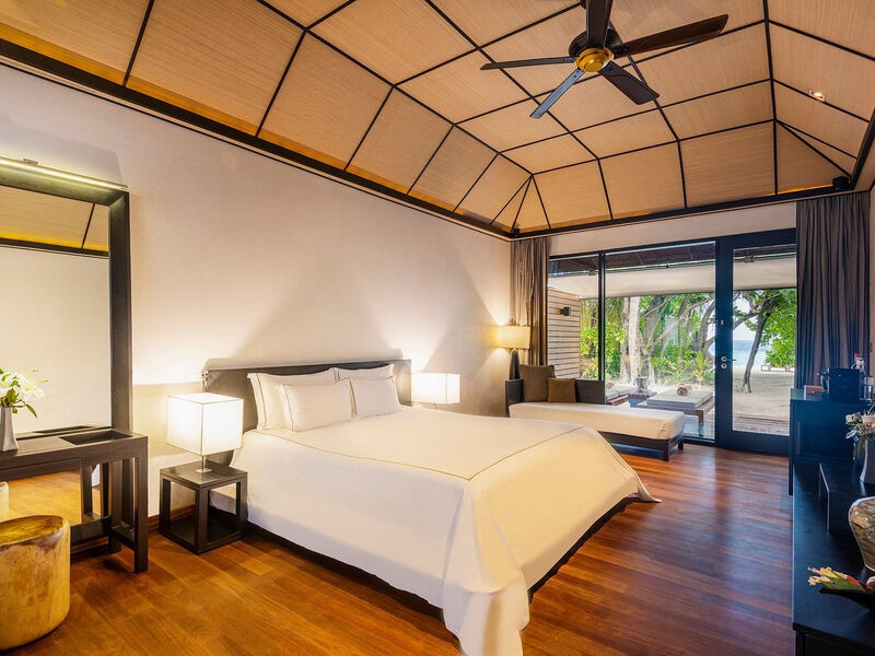 Lily Beach Resort & Spa At Huvahendhoo