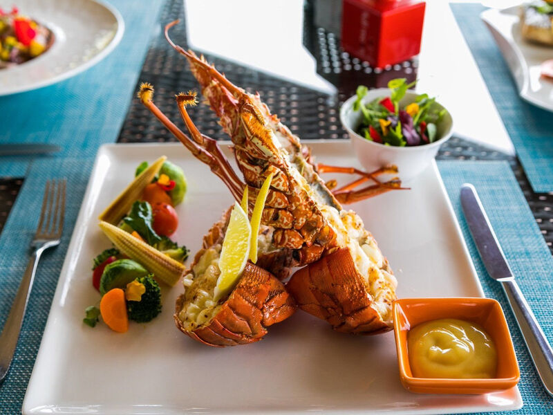 Lily Beach Resort & Spa At Huvahendhoo