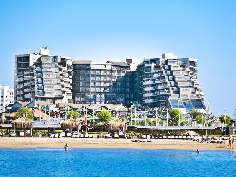 Limak Lara De Luxe Hotel & Resort