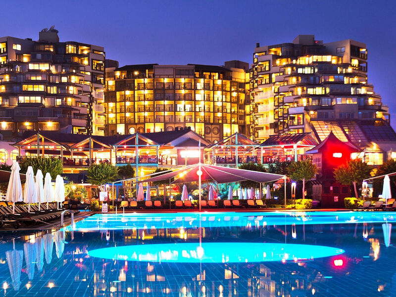 Limak Lara De Luxe Hotel & Resort