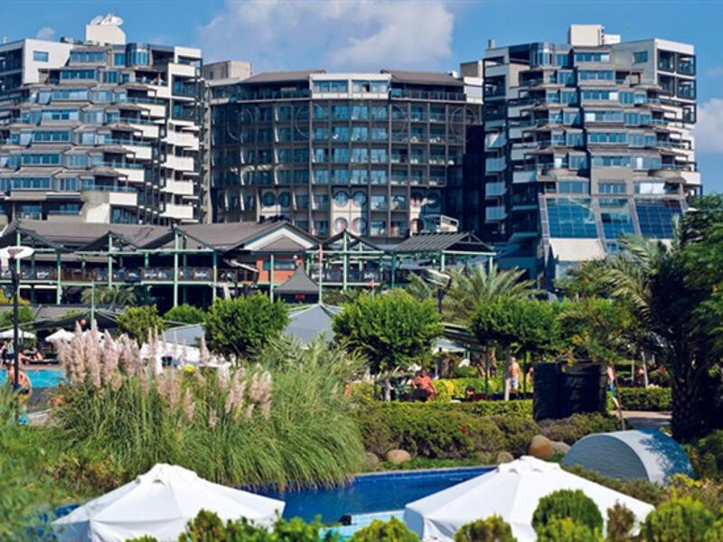 Limak Lara De Luxe Hotel & Resort