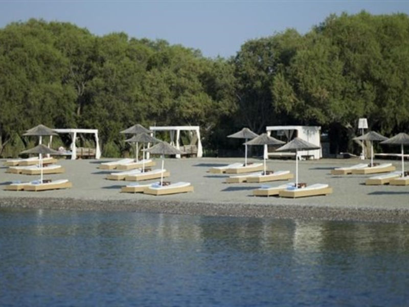 Lindian Village Curio Collection by Hilton 