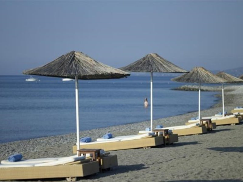Lindian Village Curio Collection by Hilton 