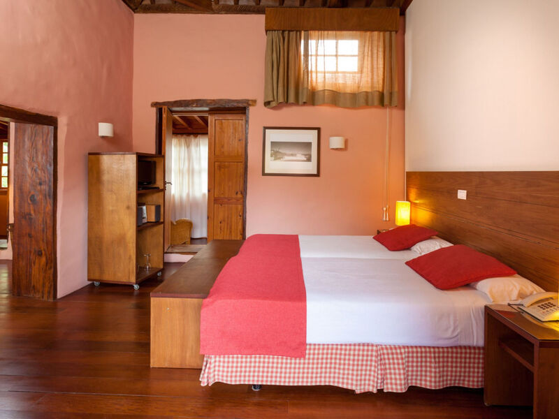 Livvo La Quinta Roja