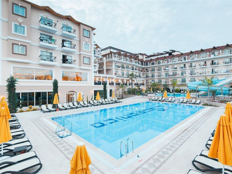 L'Oceanica Beach Resort