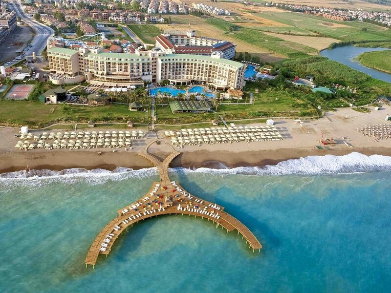 Lyra Resort