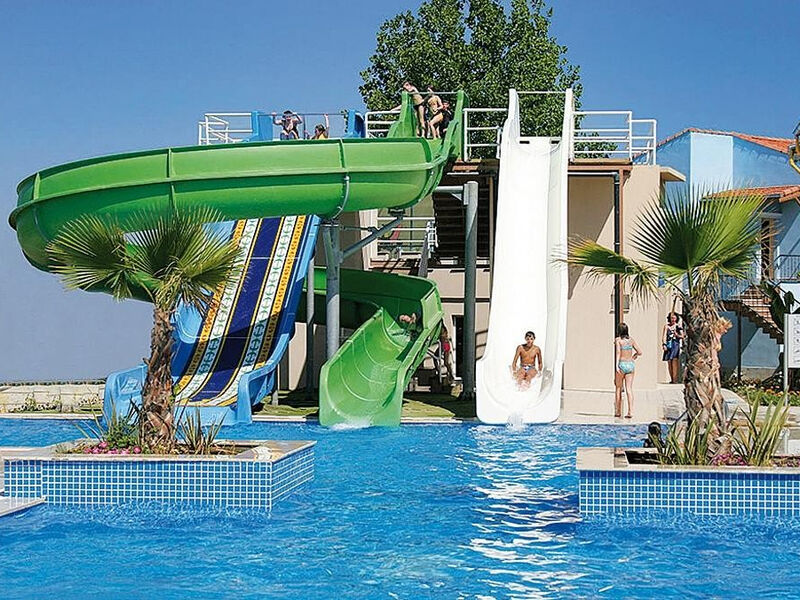 Lyra Resort