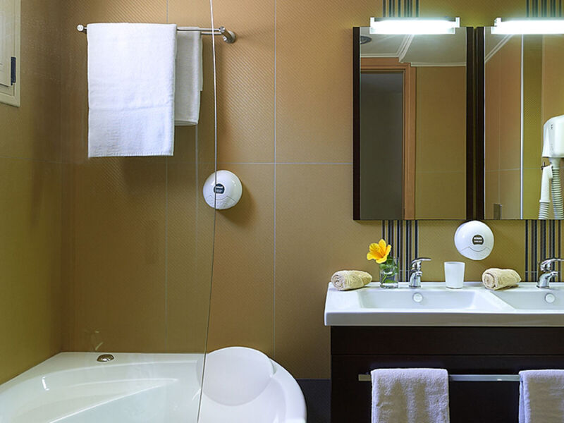 Macaris Suites & Spa