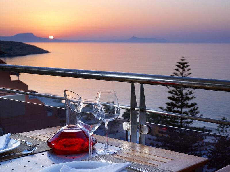 Macaris Suites & Spa