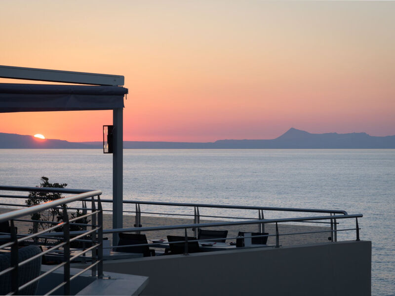 Macaris Suites & Spa