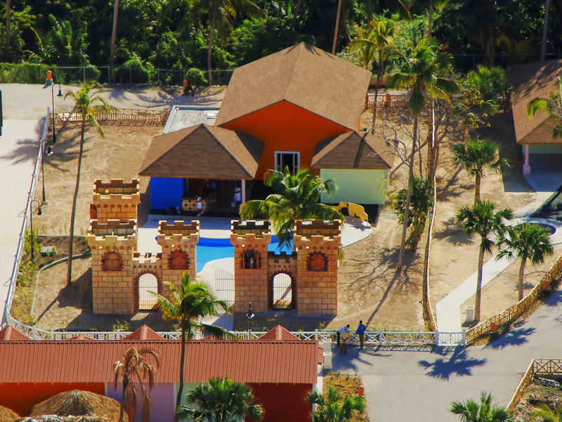 Majestic Colonial